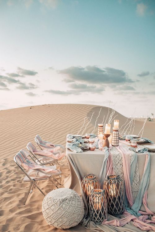 Boho-tablescape in the desert