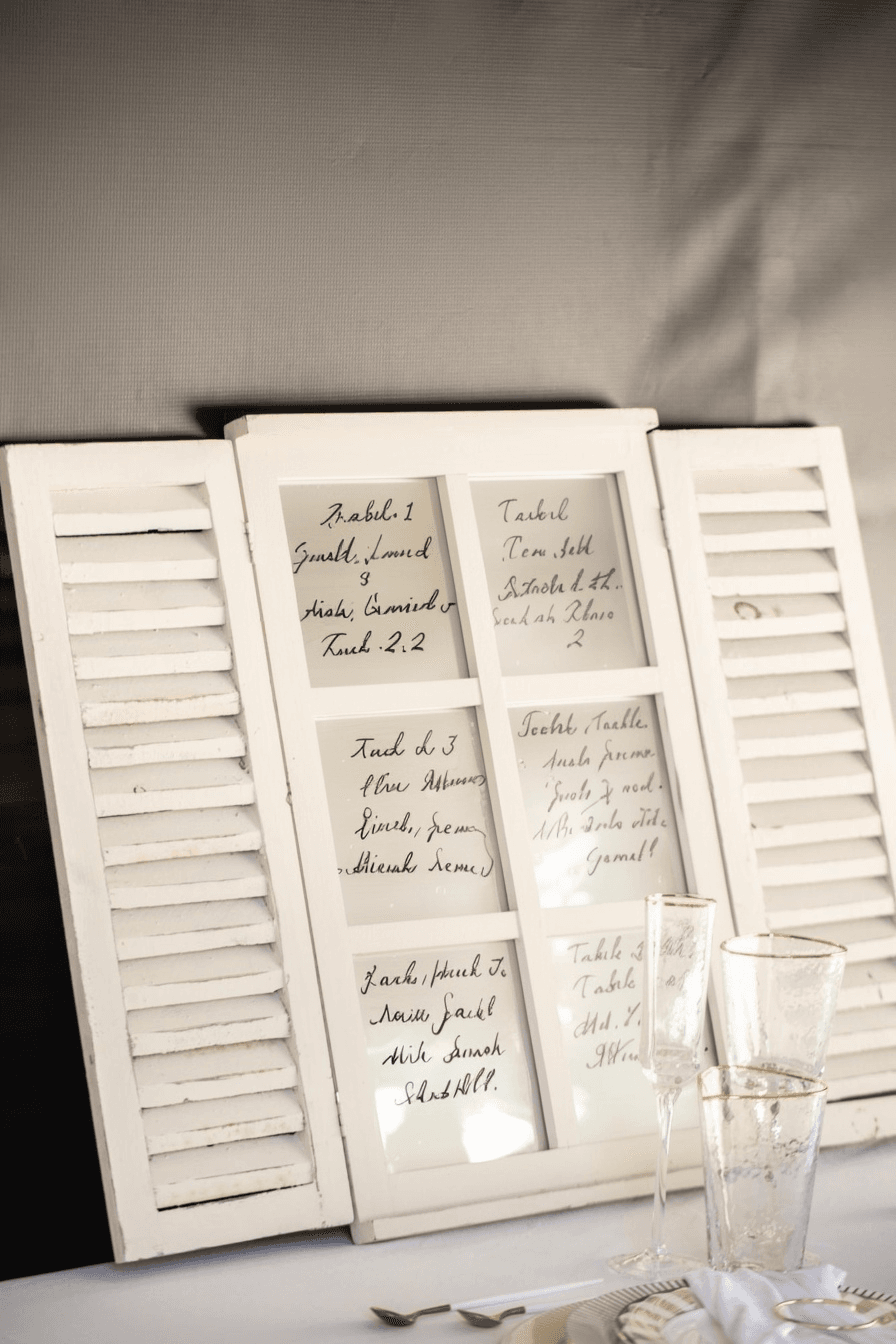 BORI mirror seating frame — elegant standing mirror with six customizable sections, rented without personalization.