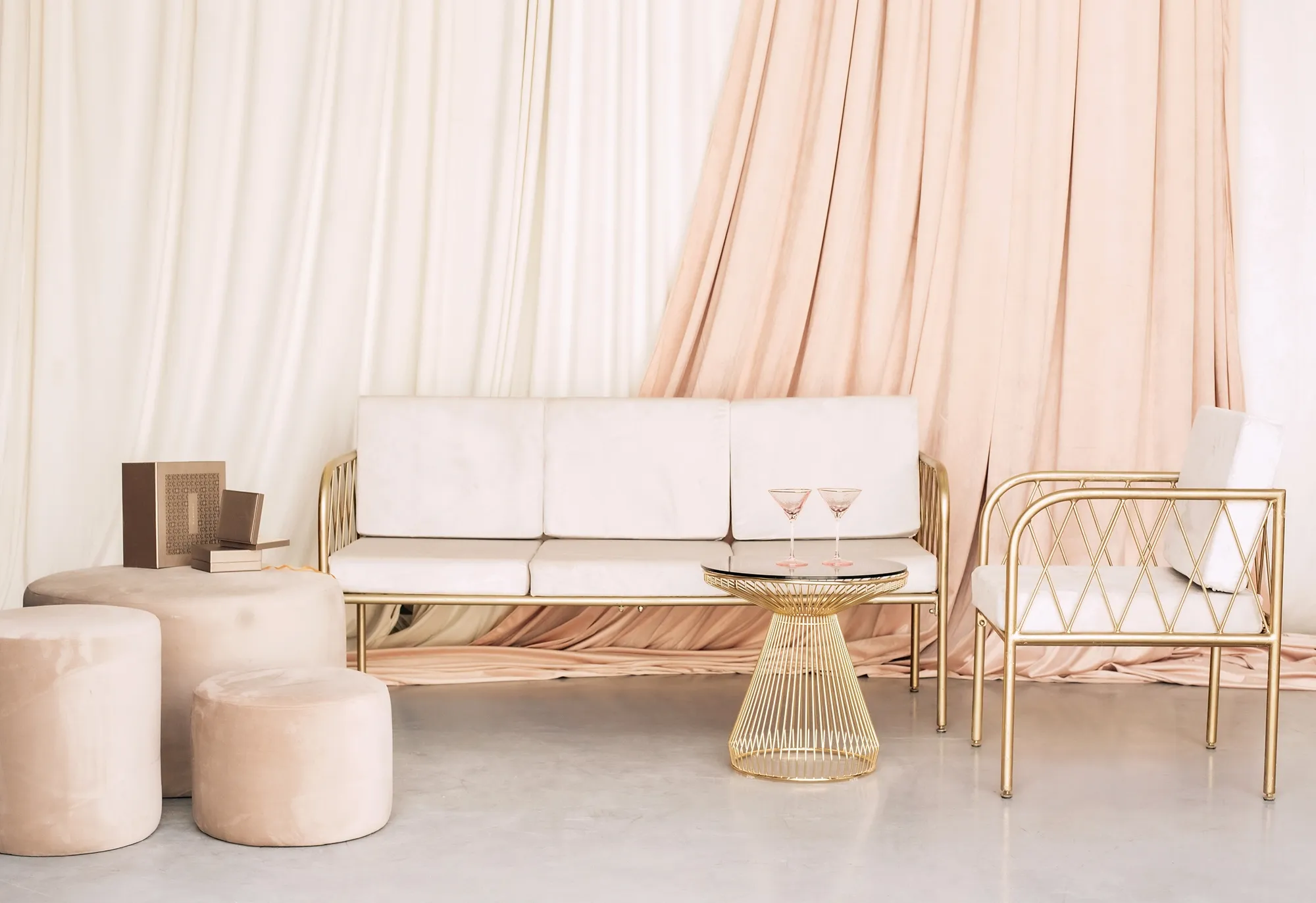Beige lounge