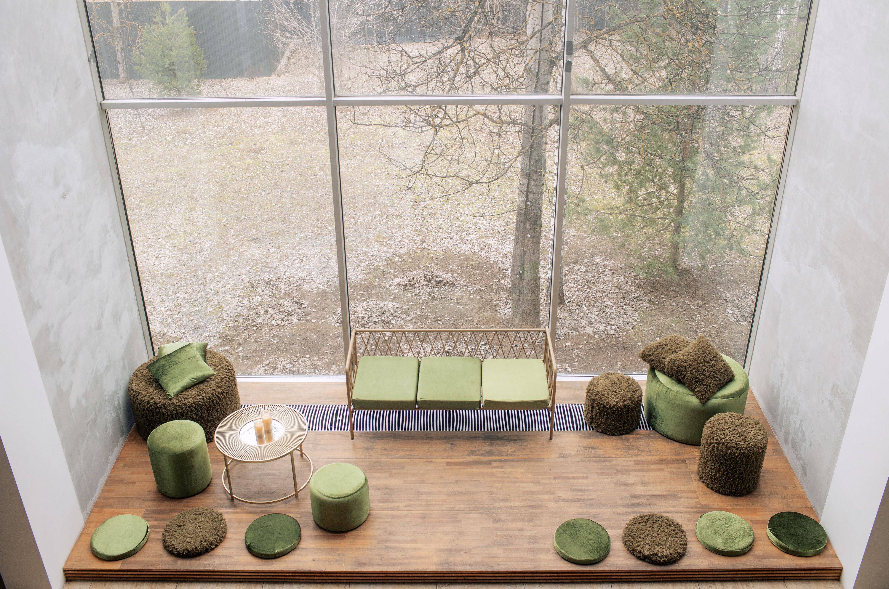Lounge in green