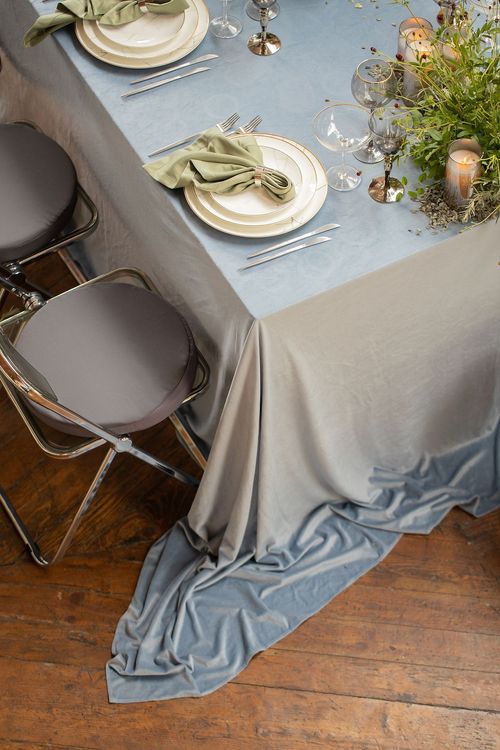 Ash-pistachio table setting at rectangular table