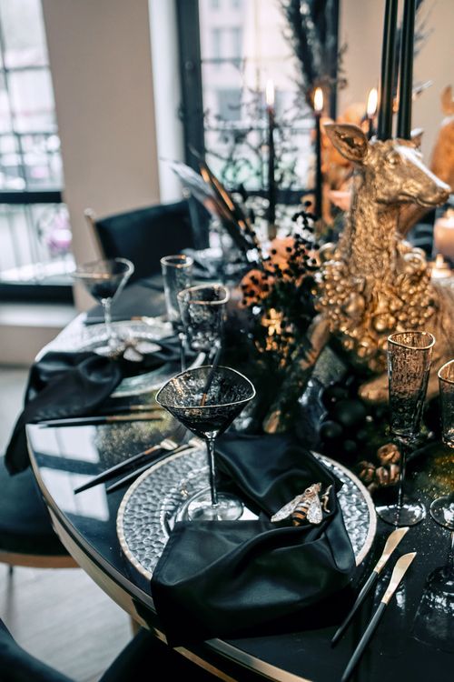 Black-Gold Elegance — Round Table with Candles, Caviar