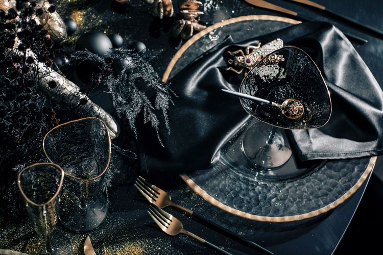 Black-Gold Elegance — Round Table with Candles, Caviar