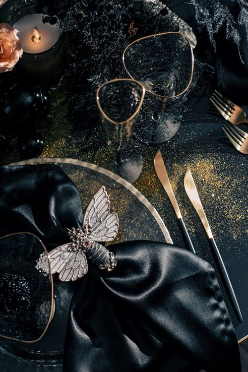 Black-Gold Elegance — Round Table with Candles, Caviar