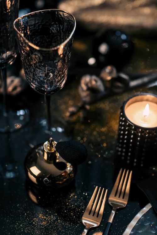 Black-Gold Elegance — Round Table with Candles, Caviar