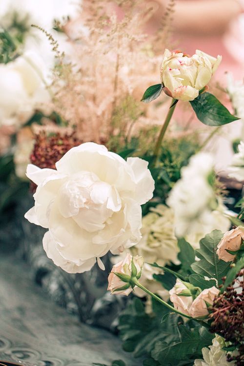Black-Tie Gala — Rectangular Table, Gold Highlights