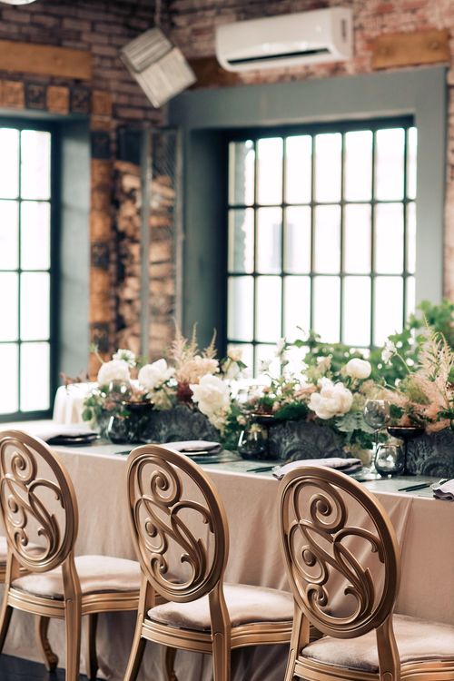 Black-Tie Gala — Rectangular Table, Gold Highlights