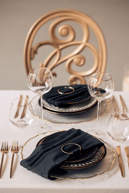 Black-white Iftar tablescape