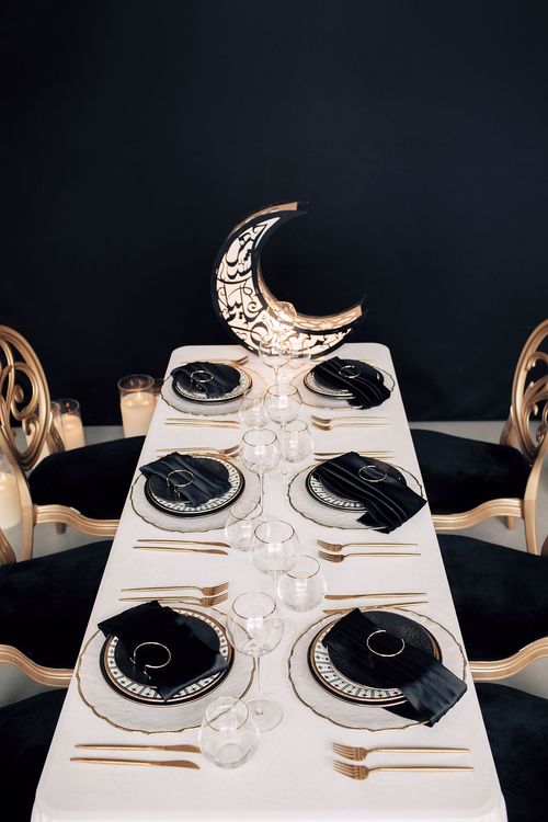 Black-white Iftar tablescape