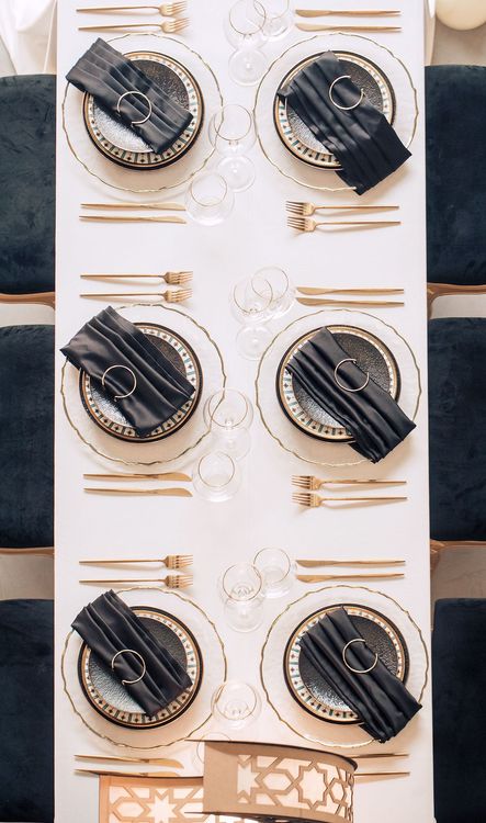 Black-white Iftar tablescape