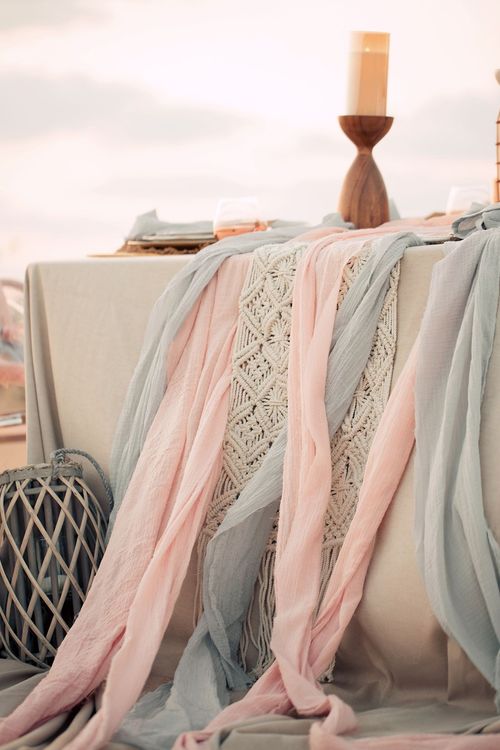 Boho-tablescape in the desert