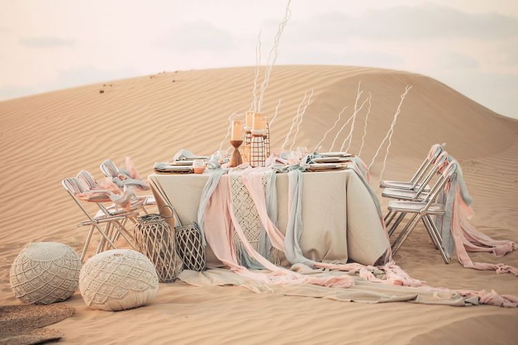 Boho-tablescape in the desert