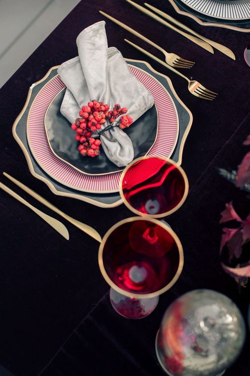 Burgundy outdoor table setting