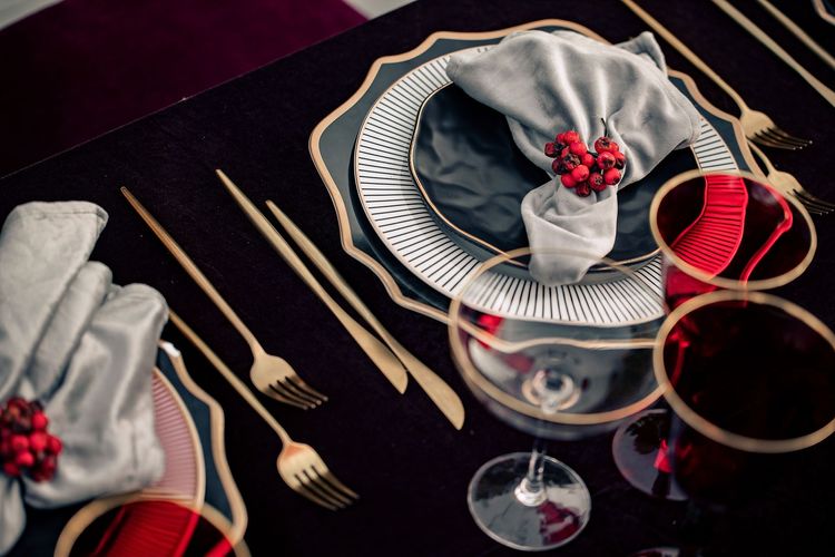 Burgundy outdoor table setting