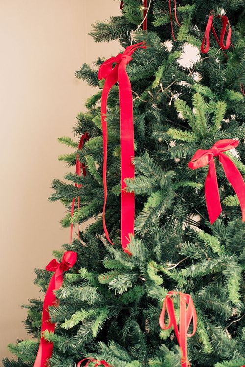 Candy Cane Charm — Horseshoe Christmas Table