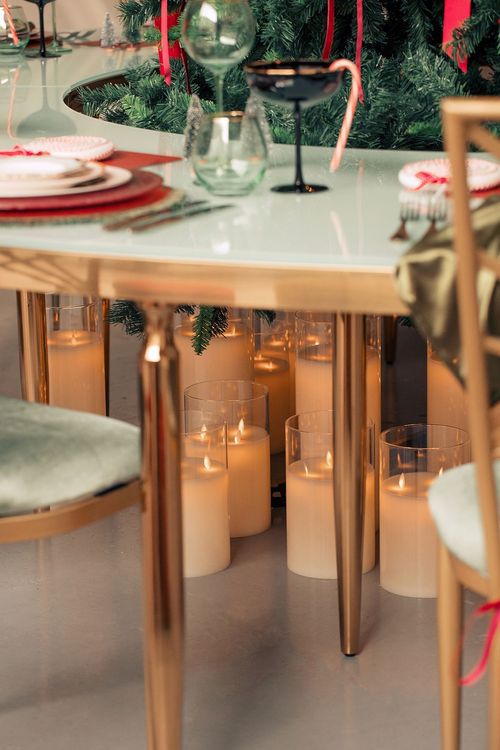 Candy Cane Charm — Horseshoe Christmas Table