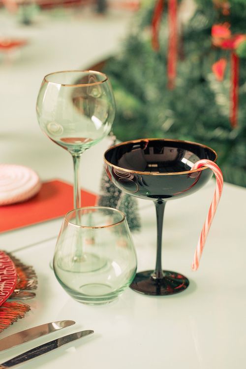 Candy Cane Charm — Horseshoe Christmas Table