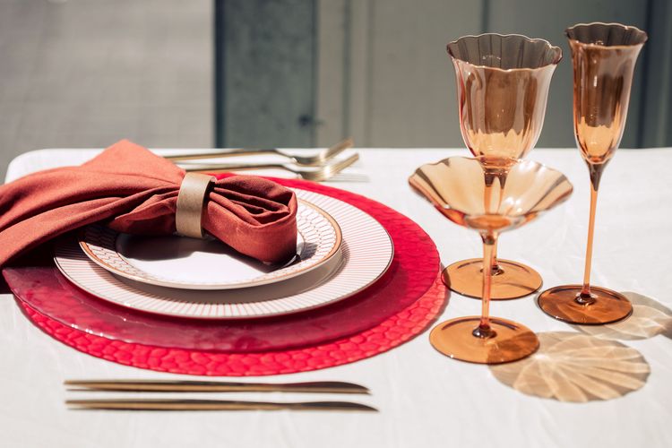 Caramel-Red Bloom Glassware — Bone China, Iconic Panton Chair