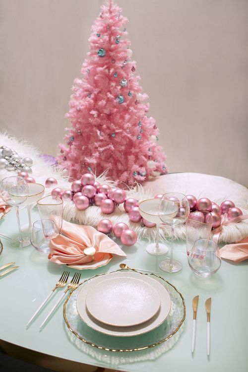 Christmas Caramel Pastels on a Serpentine Table