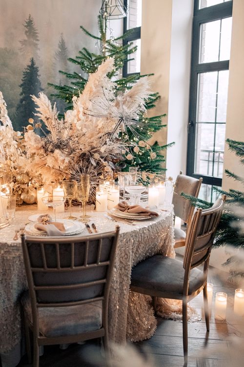 Christmas Round — Sequin Table & Candlelight