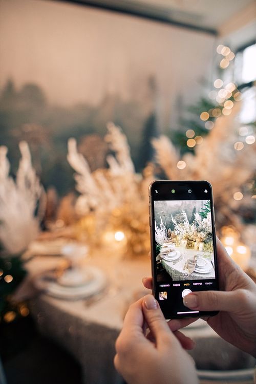 Christmas Round — Sequin Table & Candlelight