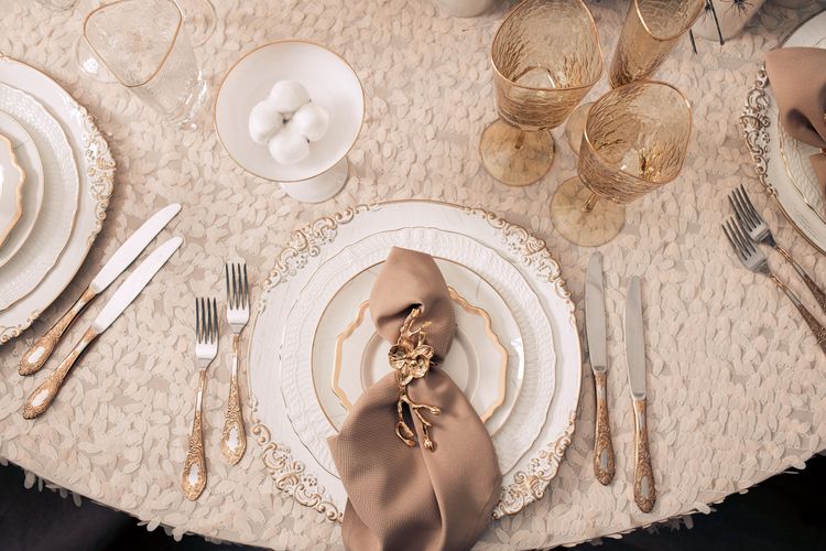 Christmas Round — Sequin Table & Candlelight