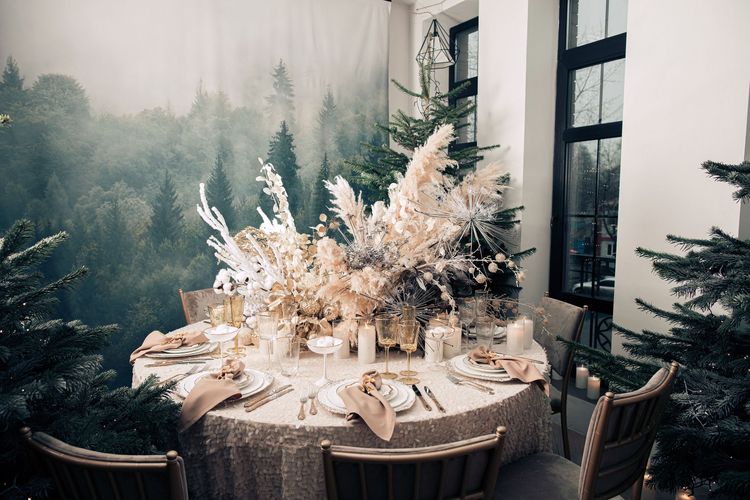 Christmas Round — Sequin Table & Candlelight