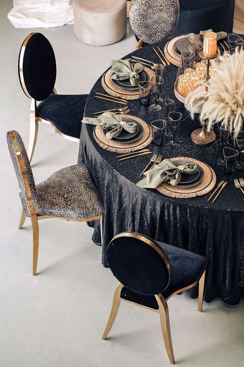 Earthy Safari Round — Lounge Seating & Cocktail Glasses