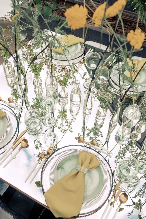 Field table setting at mirror rectangular table