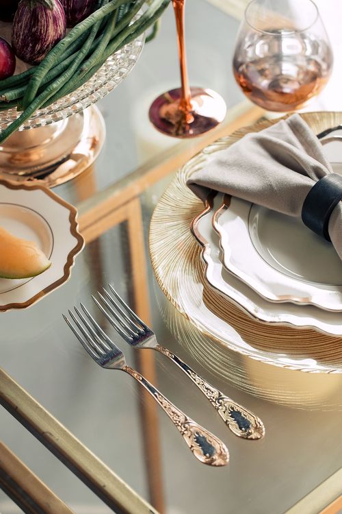 Glass rectangular table contemporary setup