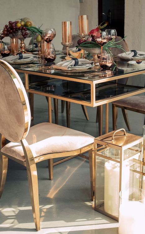 Glass rectangular table contemporary setup