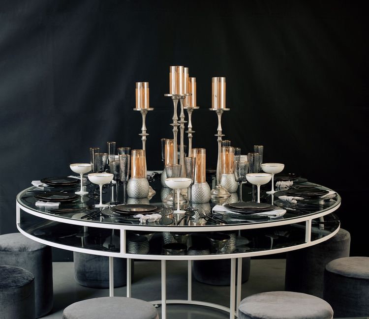 Glass round table velvet poufs