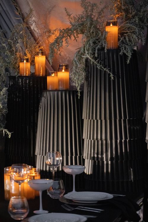 Graphic table setting at rectangular table