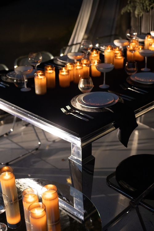 Graphic table setting at rectangular table