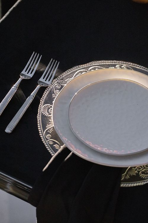 Graphic table setting at rectangular table