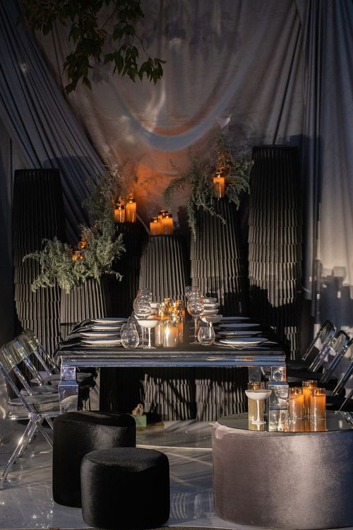 Graphic table setting at rectangular table