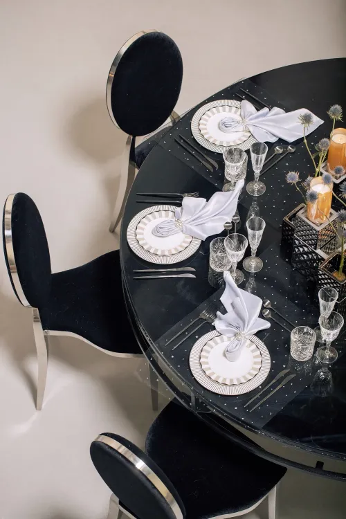 Graphique Black Table Setting at round table