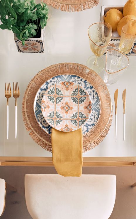 Lemon-Yellow Highlights — Sicilian Set with White Velvet Chair