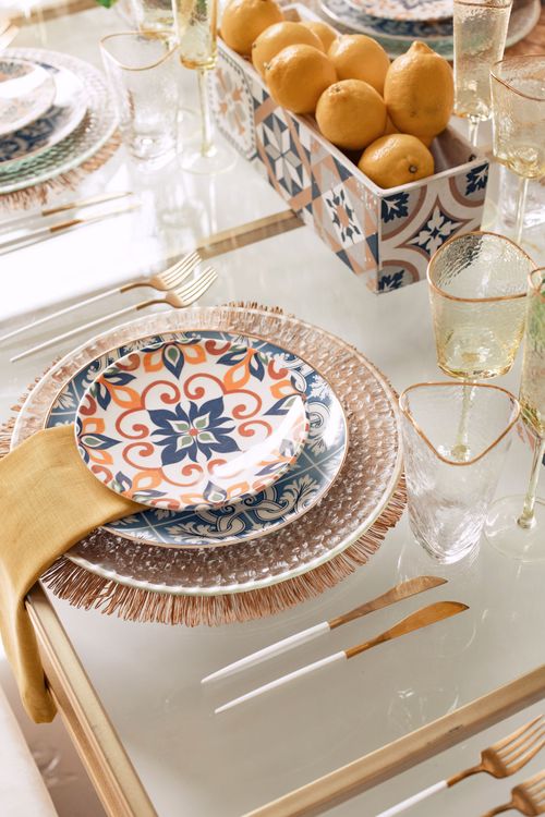 Lemon-Yellow Highlights — Sicilian Set with White Velvet Chair