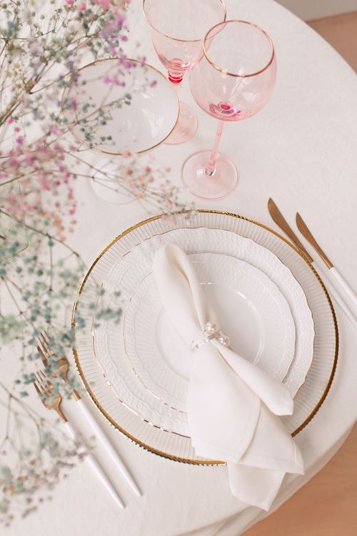 Light Minimal Set — Pink Details, Bone China Plates