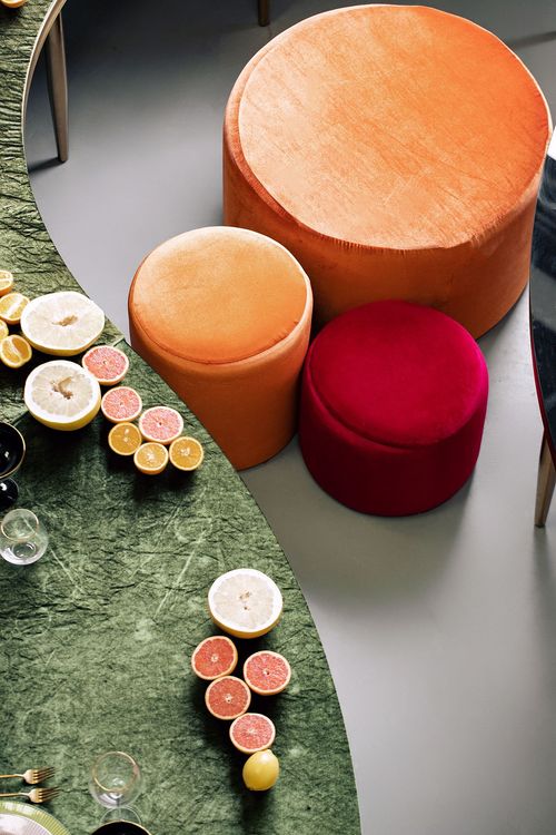 Orange green serpentine table set