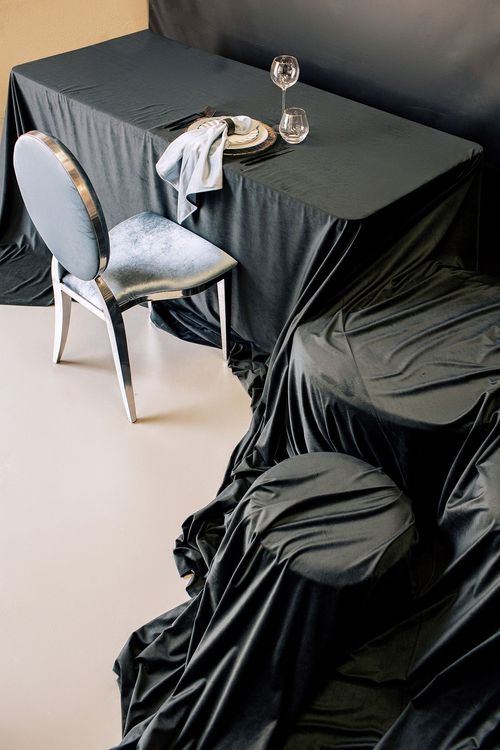 Pearl-blue table setting at rectangular table