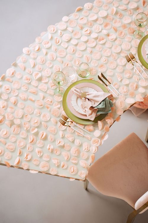 Powder table setting at wave table