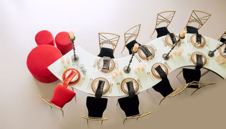 Red-black table setting at wave table