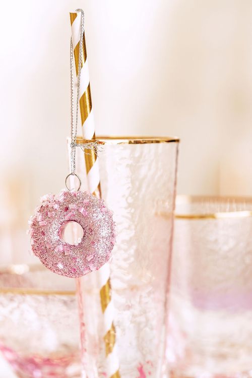 Round Table in Barbie Pink Sequins, Silver Base