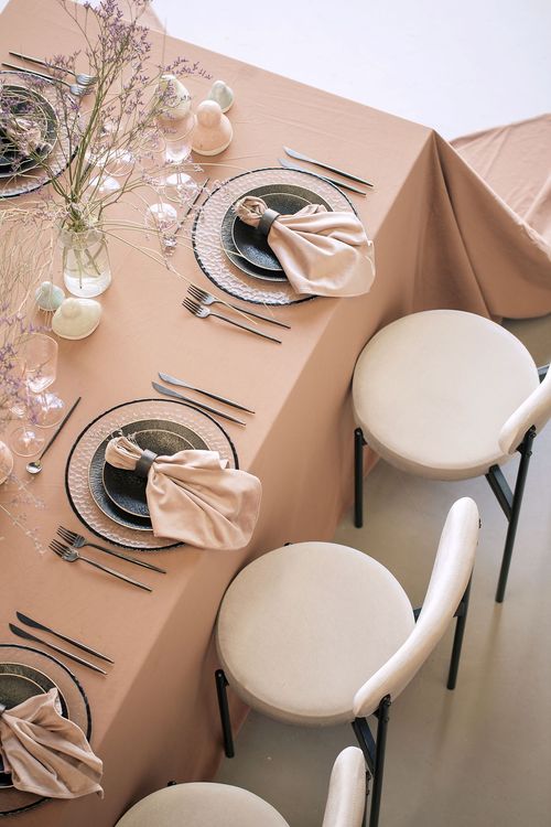 Tender cocoa set with mixed tables