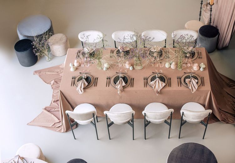 Tender cocoa set with mixed tables