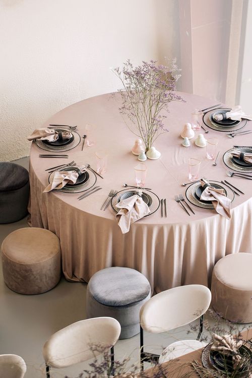 Tender cocoa set with mixed tables