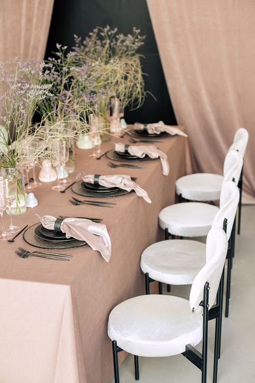 Tender cocoa set with mixed tables