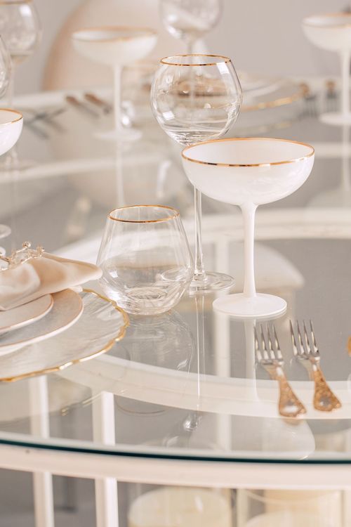 White glass round table modern setup